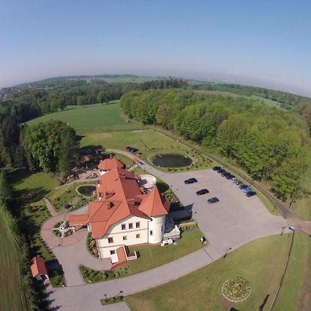Zajazd Zlota Iglica Pogrzebien Buitenkant foto