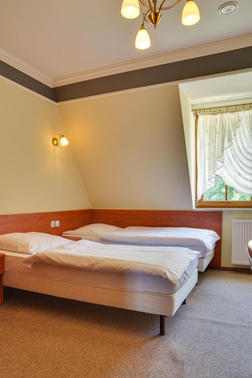 Zajazd Zlota Iglica Pogrzebien Buitenkant foto