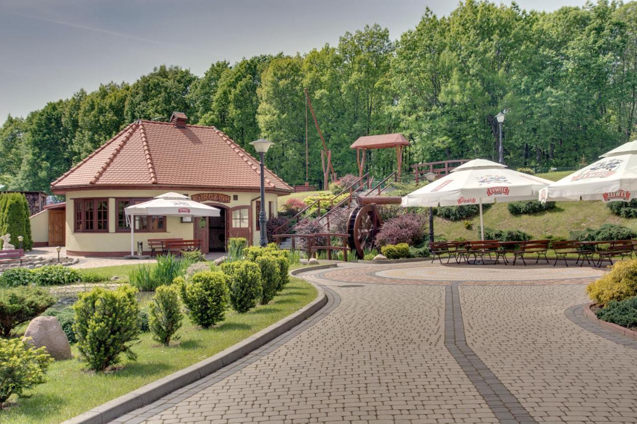 Zajazd Zlota Iglica Pogrzebien Buitenkant foto