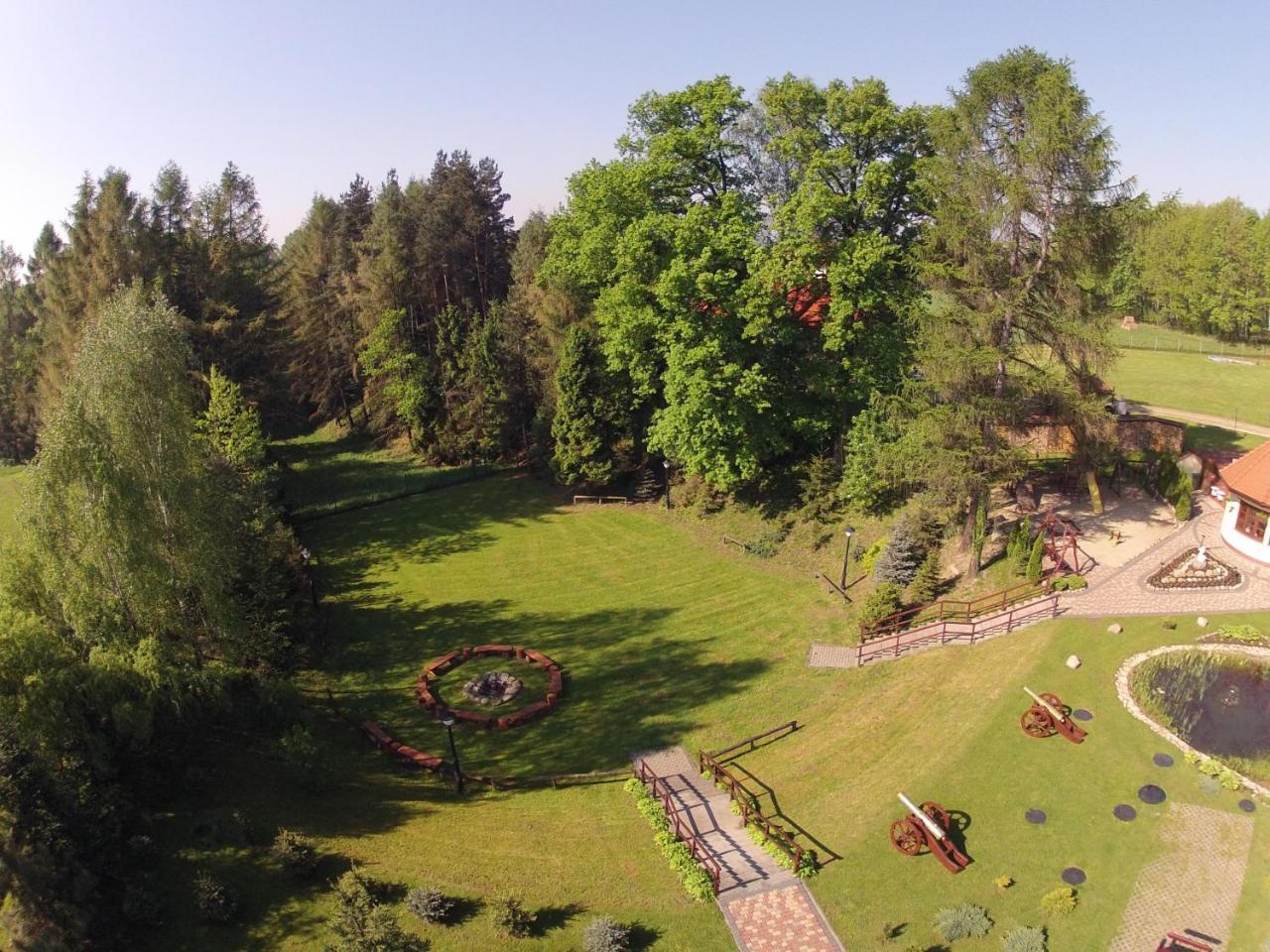 Zajazd Zlota Iglica Pogrzebien Buitenkant foto