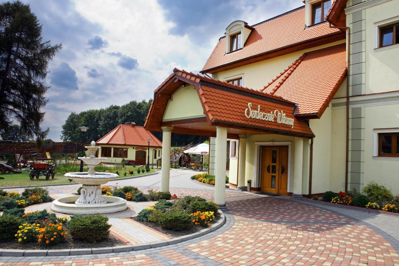 Zajazd Zlota Iglica Pogrzebien Buitenkant foto