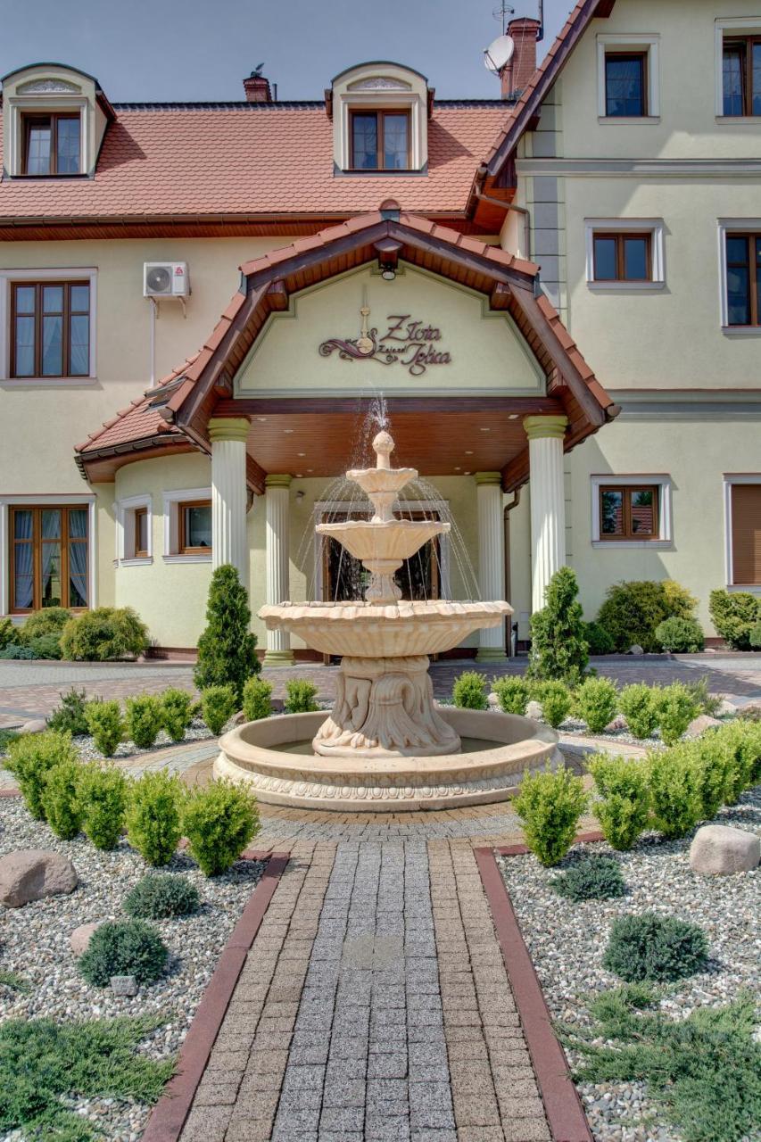 Zajazd Zlota Iglica Pogrzebien Buitenkant foto