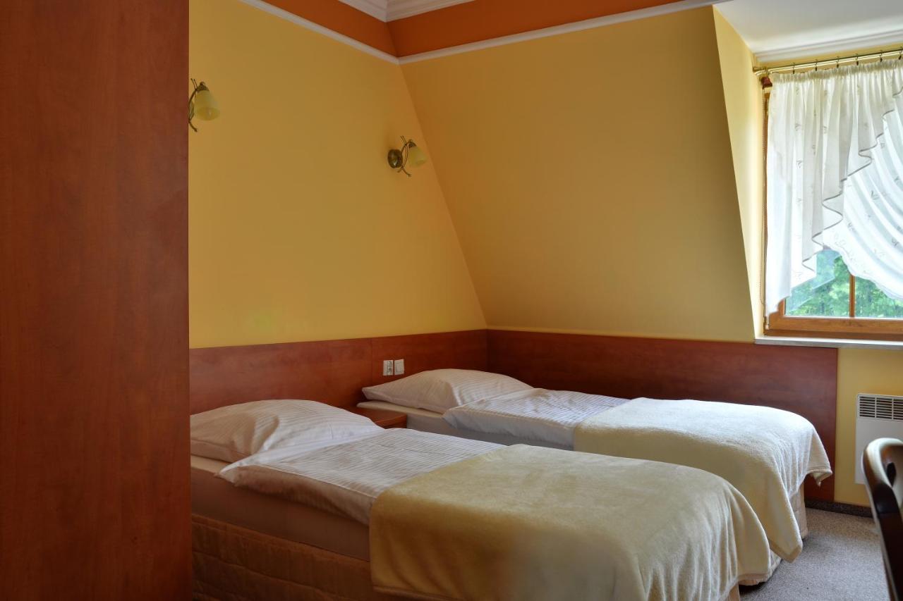 Zajazd Zlota Iglica Pogrzebien Buitenkant foto